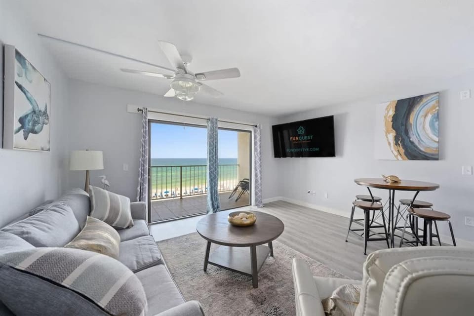 The Summit 626 House in Upper Grand Lagoon