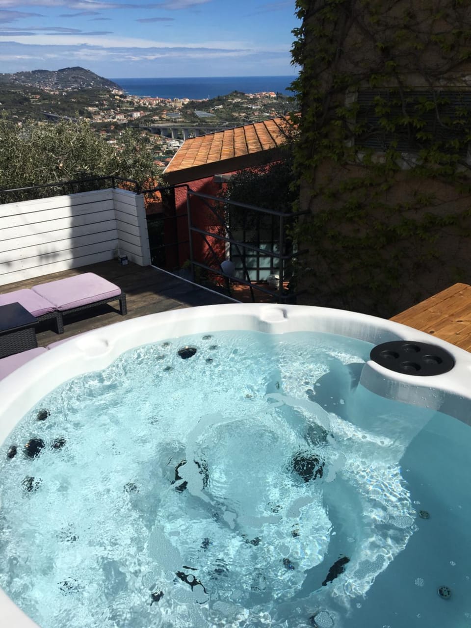 Hot Tub, Hot Tub