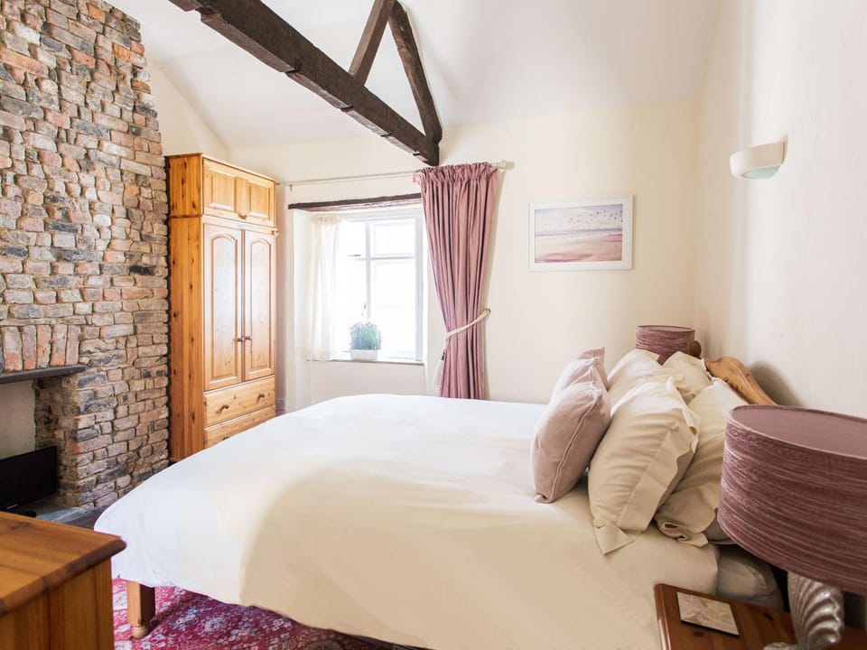 Bed, Beach, Bedroom, flat iron