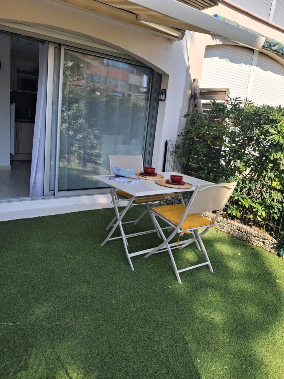 Studio jardin ensoleillé avec piscine et clim classé 1 étoile proche plage Grazel Apartment in Gruissan