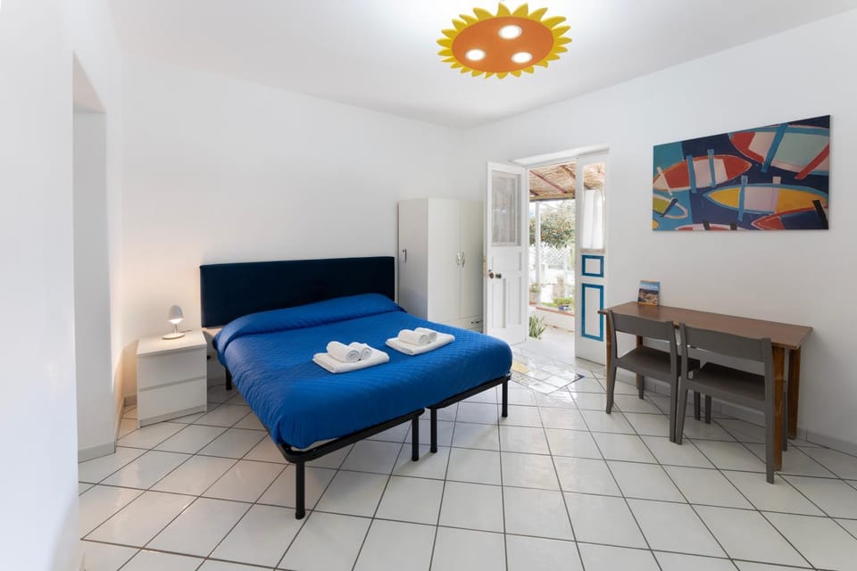 Bed, Living room, Photo of the whole room, Bedroom