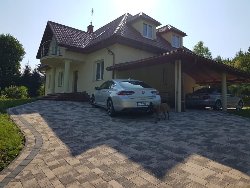 Property building, Parking