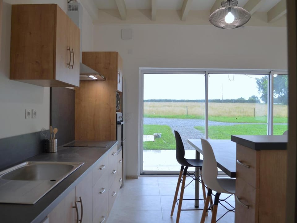 Gîte moderne avec piscine partagée et terrasse ombragée - FR-1-496-236 House in Auvergne-Rhône-Alpes