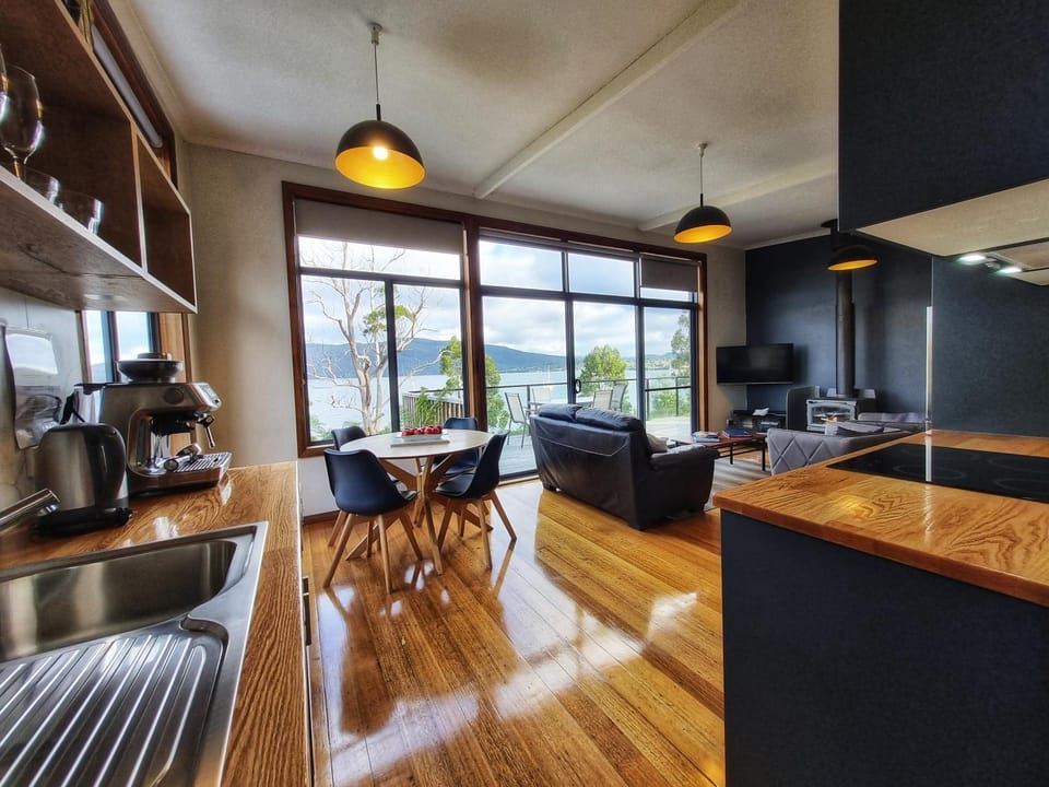 Kitchen or kitchenette, kitchen