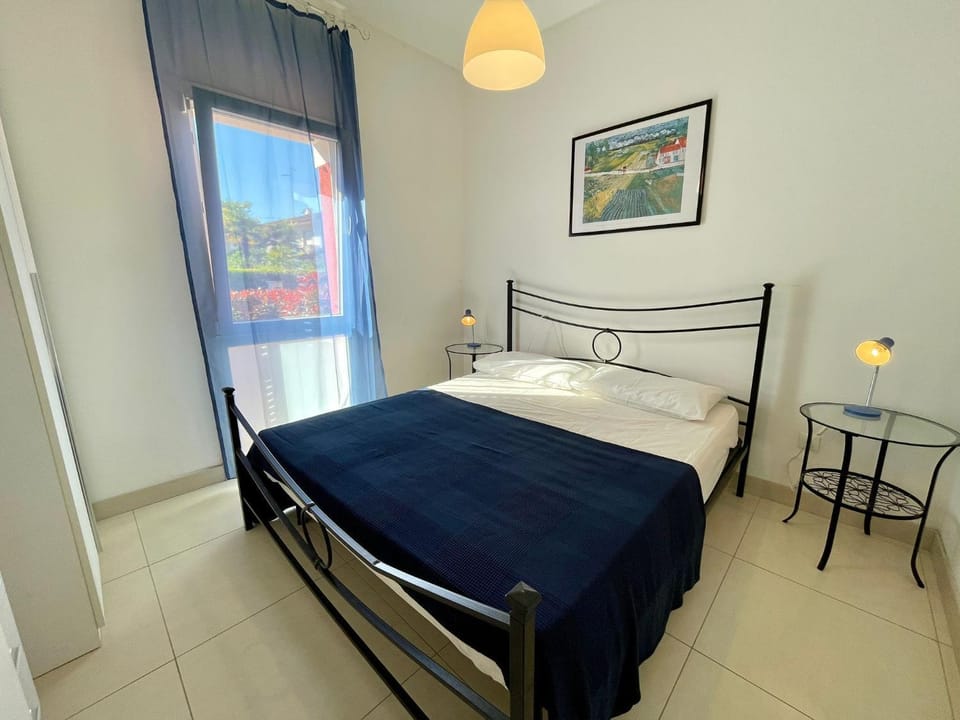 Bed, Decorative detail, Bedroom
