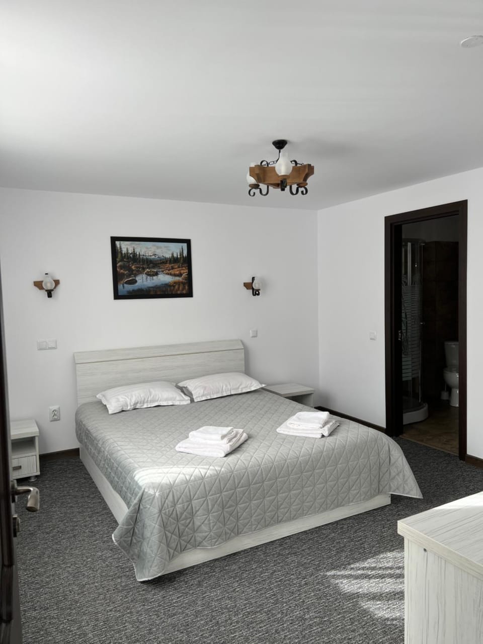 Property building, Bed, Day, People, Garden, View (from property/room), Spa and wellness centre/facilities, Photo of the whole room, Decorative detail, Logo/Certificate/Sign, Bedroom, On site, Garden view, Mountain view, Area and facilities, Swimming pool, Time of day, Location, group of guests, Certificate/Award, heating, internet, locker, room service, storage, towels, VIP, wardrobe, dryer