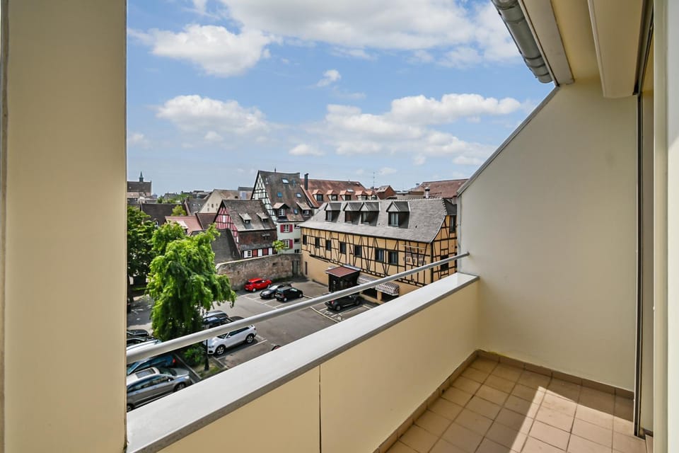 View (from property/room), Balcony/Terrace, City view