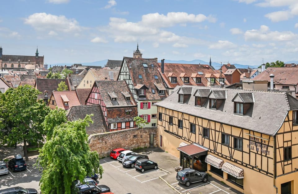 Neighbourhood, View (from property/room), City view, Street view