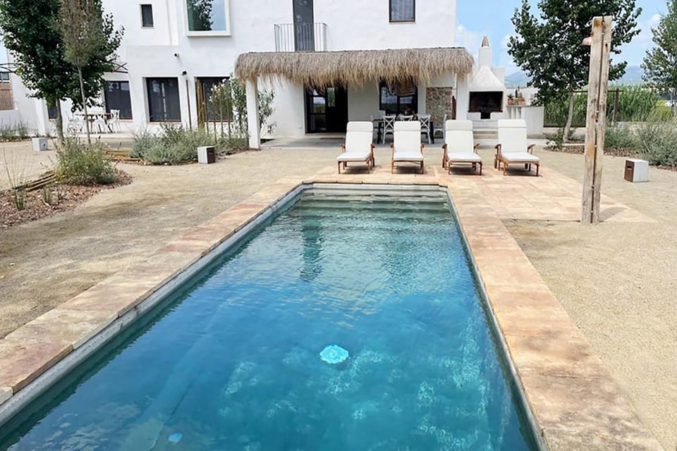 Swimming pool, Swimming pool