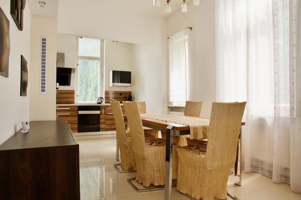 Kitchen or kitchenette, kitchen