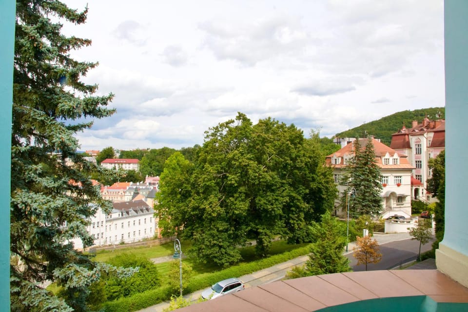 Neighbourhood, Street view
