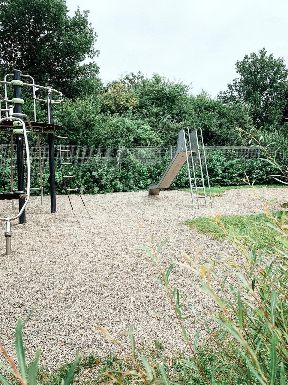 Day, Neighbourhood, Natural landscape, Children play ground