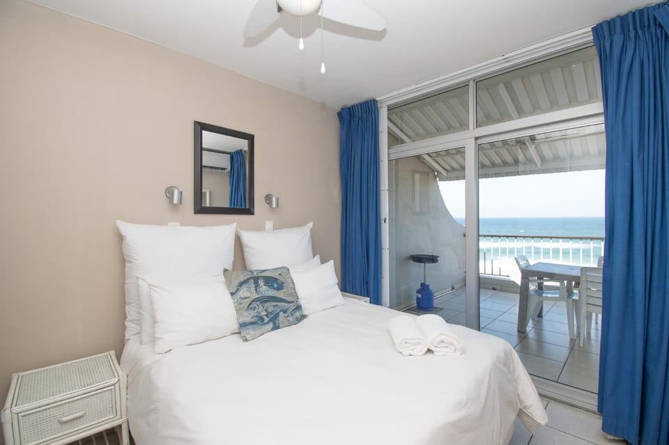 Bed, Bedroom, Sea view