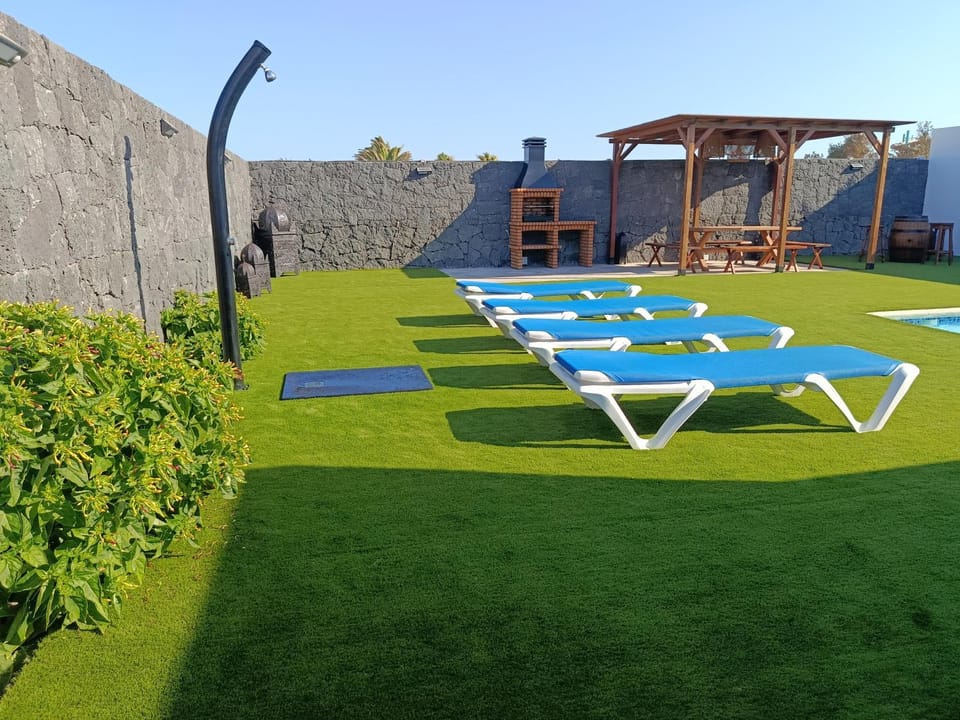Day, Garden, Garden view, Pool view, Swimming pool, sunbed