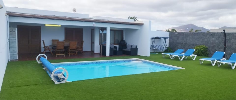 CASA MONTES House in Playa Blanca