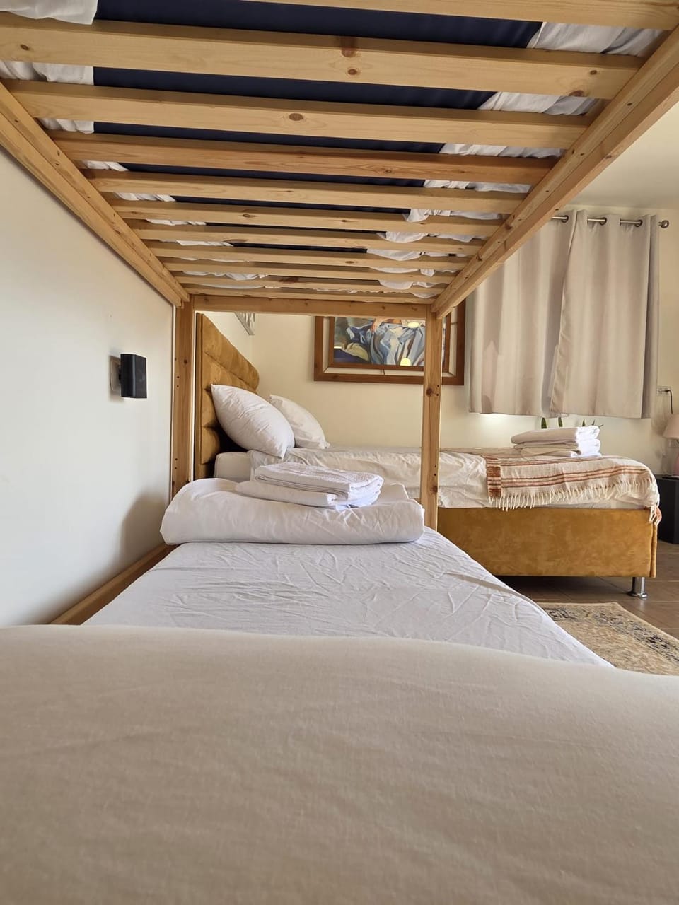 Bed, Bedroom, towels