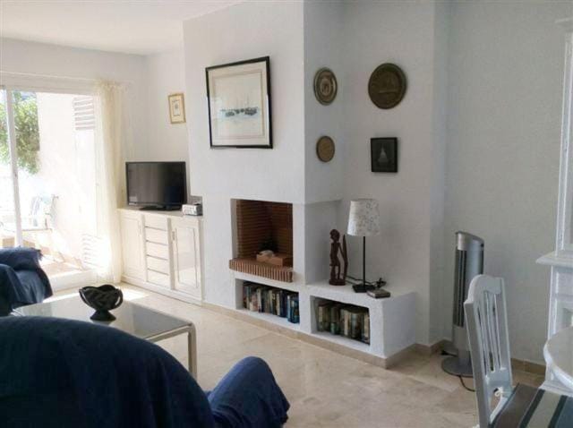 Communal lounge/ TV room, TV and multimedia, Living room, Seating area