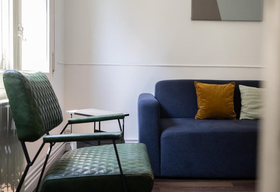Living room, Seating area