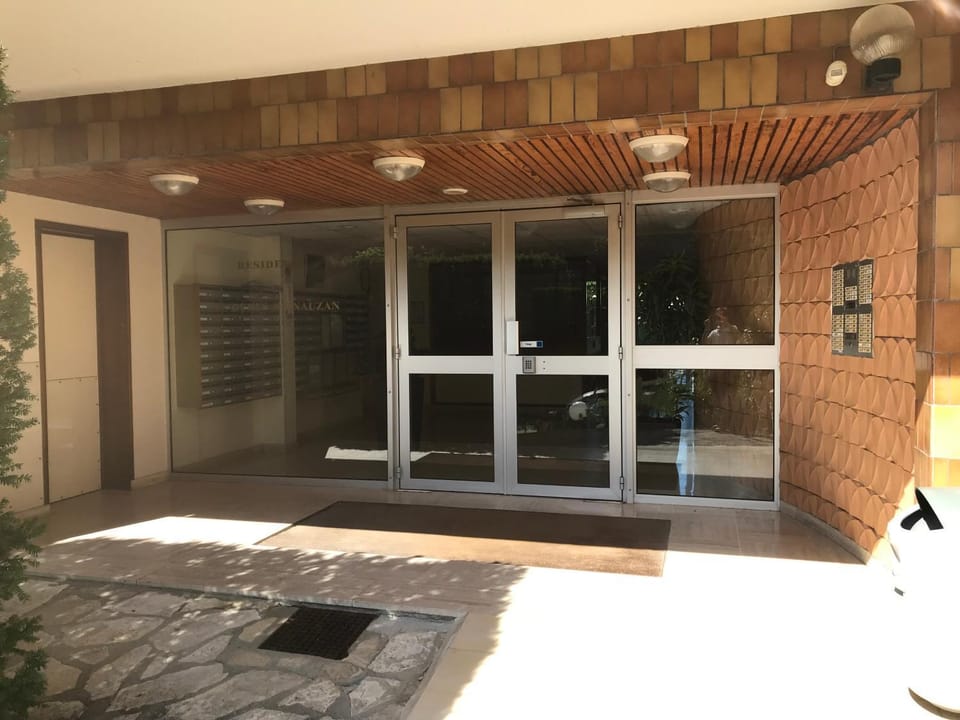 Facade/entrance, acessibility