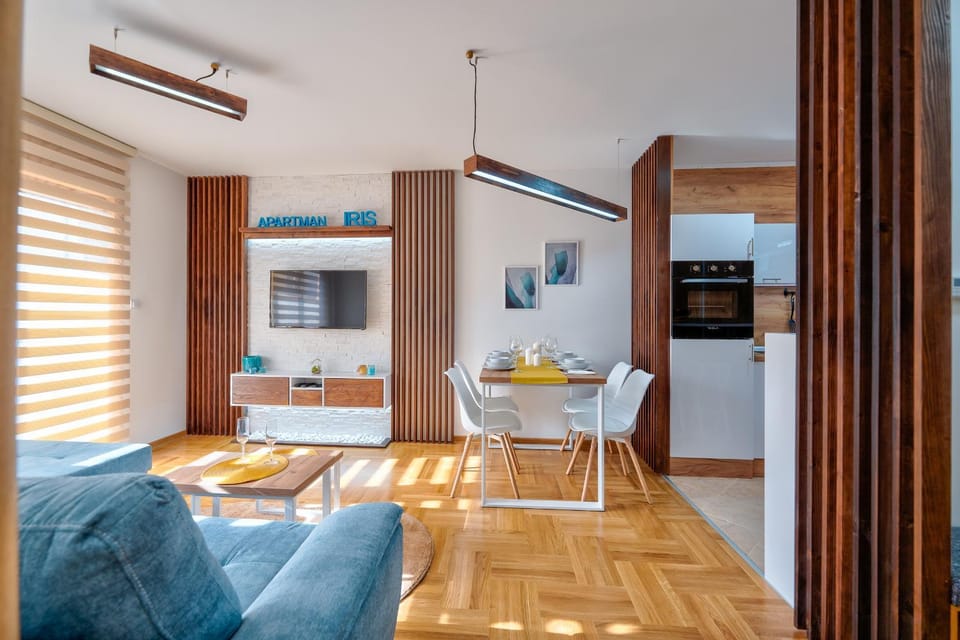 TV and multimedia, Living room, Dining area