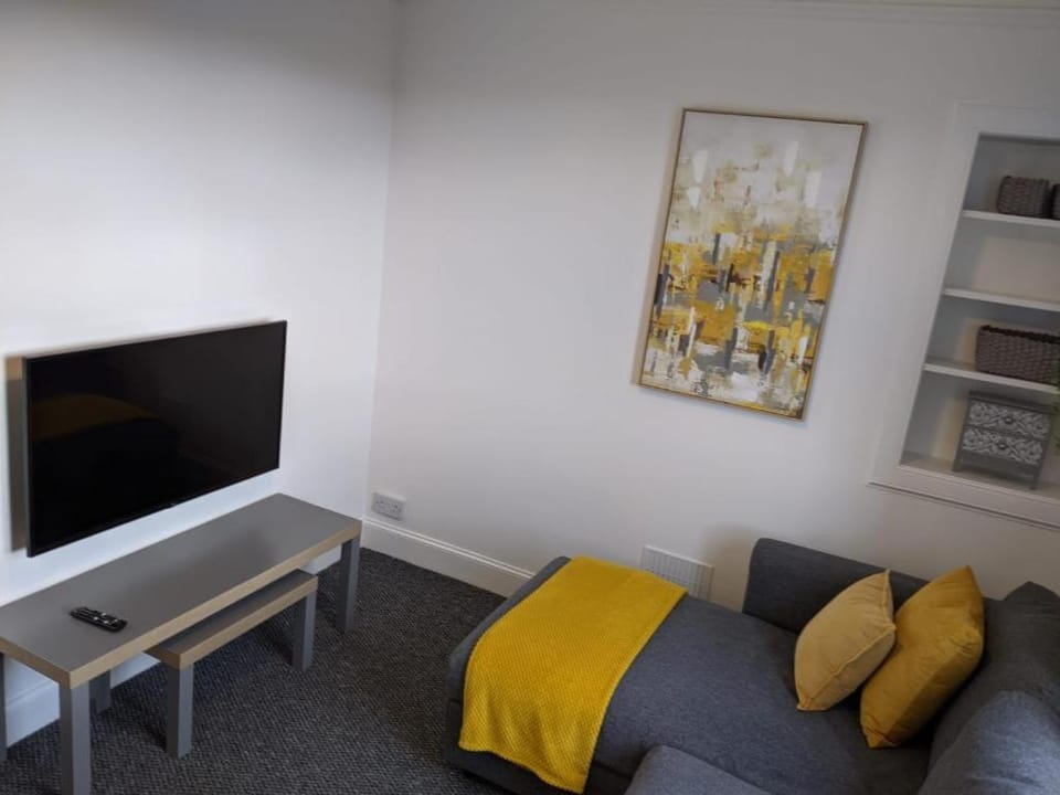 Glenclova - No 5 Bellyeoman, bright two bedroom apartment Apartment in Dunfermline