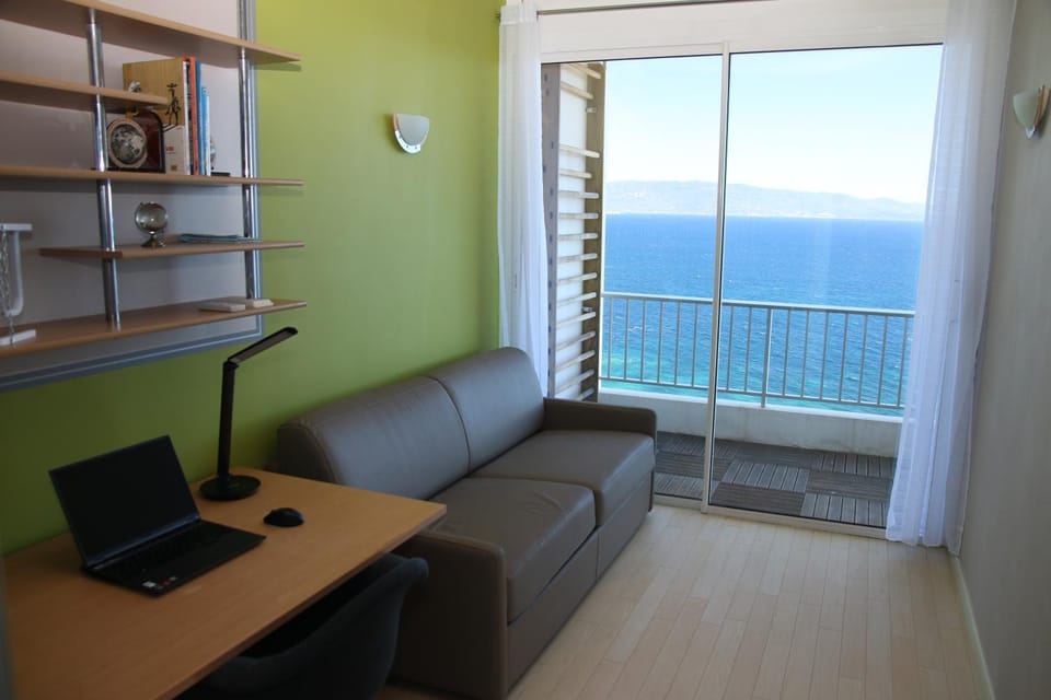 Bedroom, Sea view