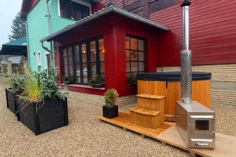Property building, Hot Tub
