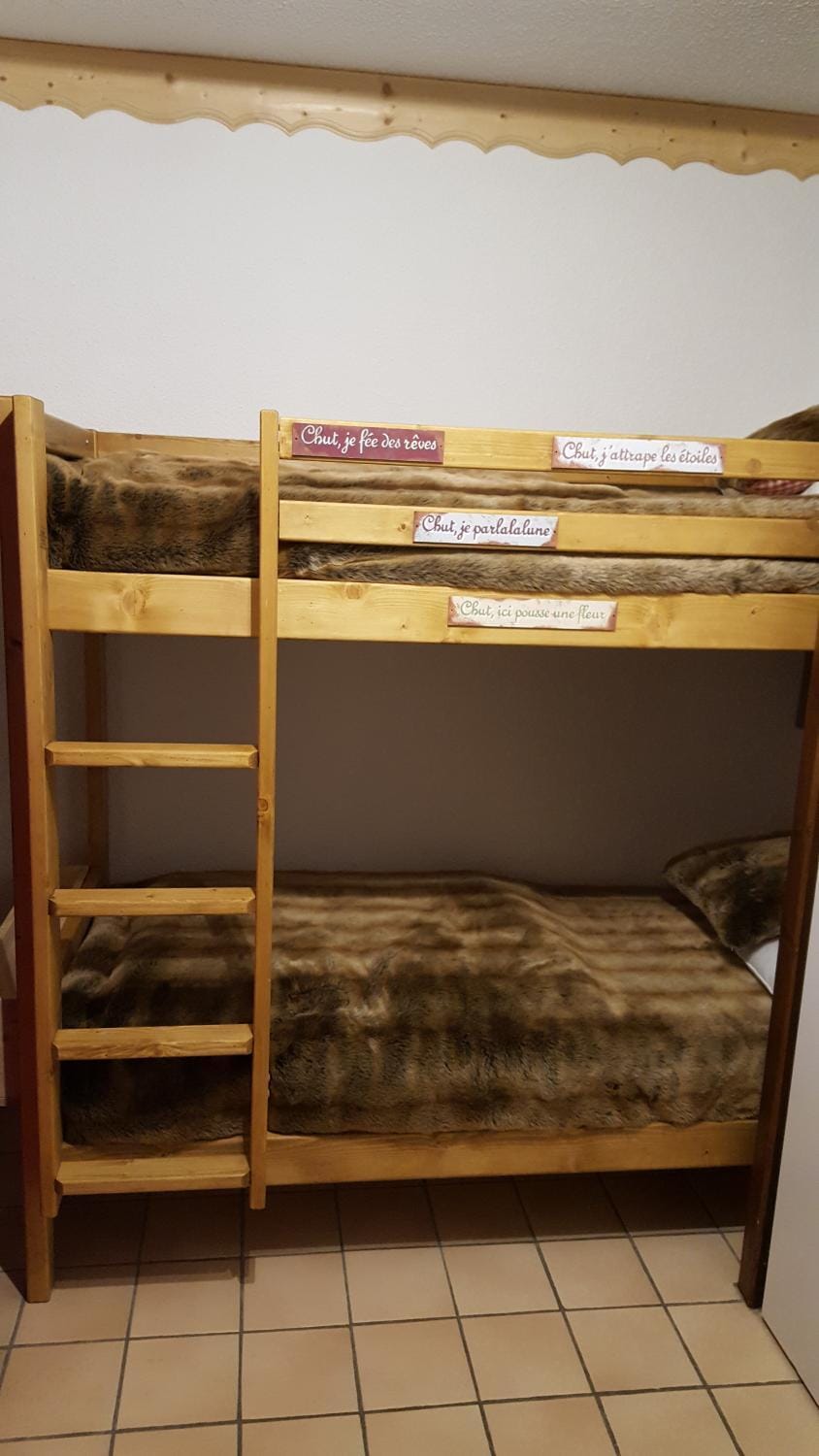 bunk bed