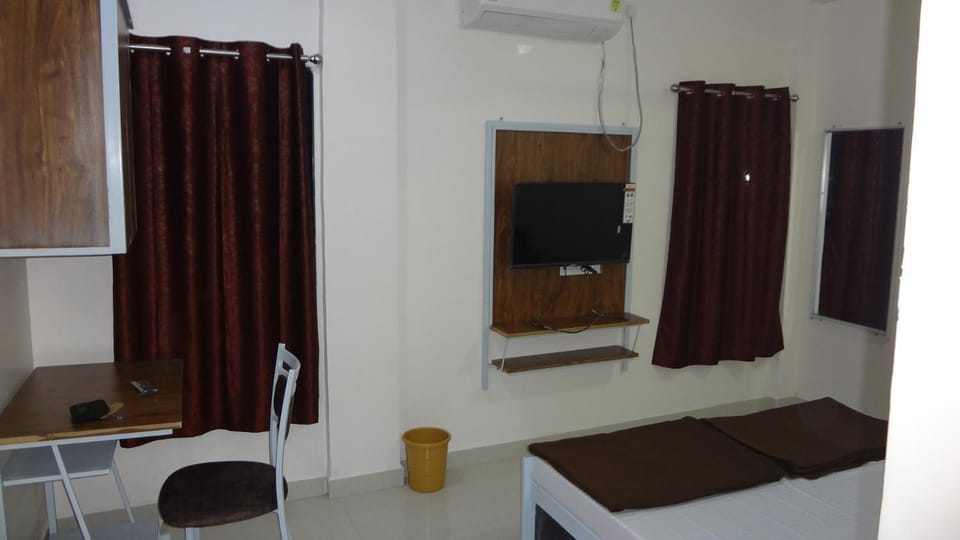 Anand P G hostel males only Hostel in Maharashtra