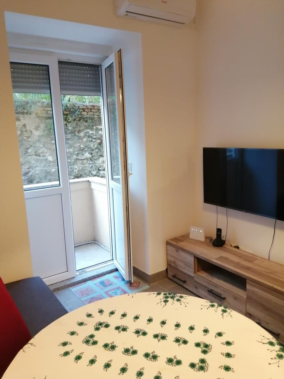 TV and multimedia, Living room, kitchen
