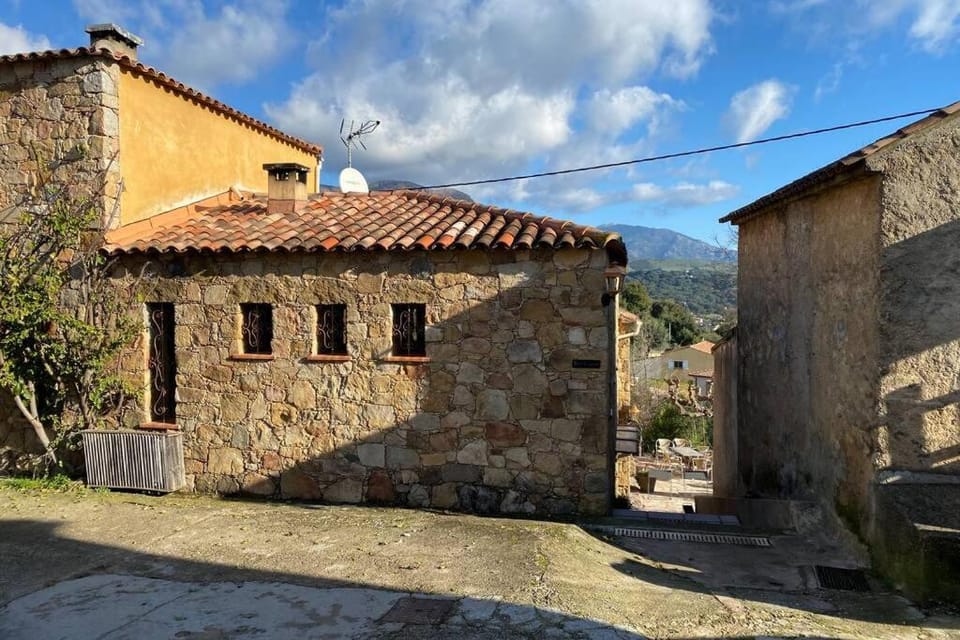 Maison typique corse à 10 min d'Ajaccio et plages House in Corsica