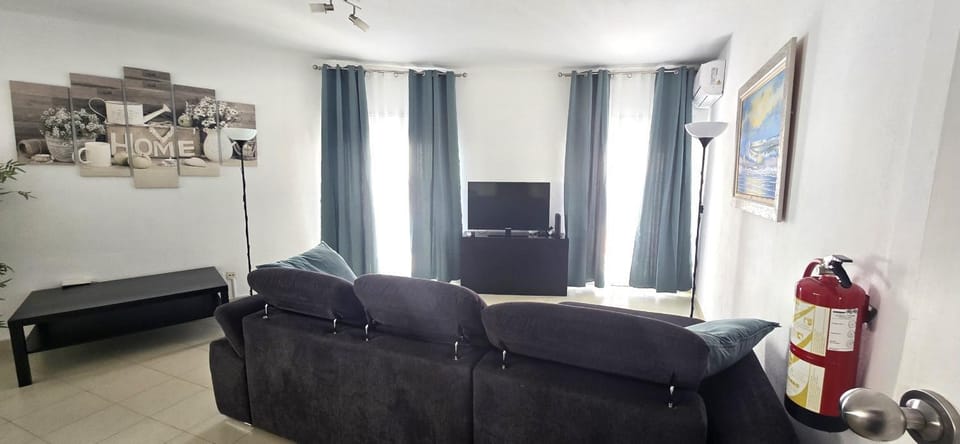 Communal lounge/ TV room, Living room