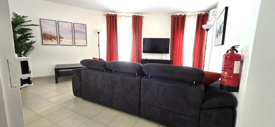 Communal lounge/ TV room, Living room