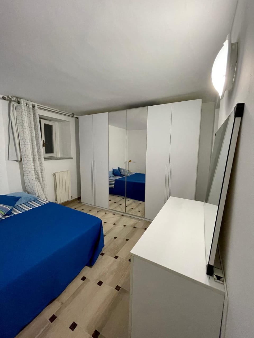 Bed, Photo of the whole room, Bedroom, wardrobe, air conditioner
