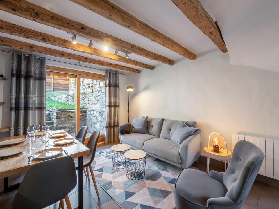 Chalet cosy au Raffort avec jardin, proche télécabines et bus, parking, animaux admis - FR-1-566-47 Cabin in Les Allues