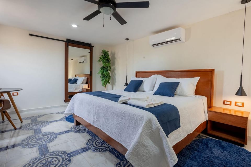 Bed, Photo of the whole room, Bedroom, air conditioner