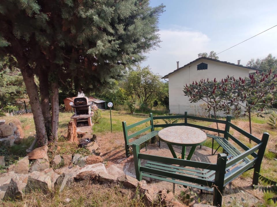 Appartamento con giardino privato. Apartment in Piedmont