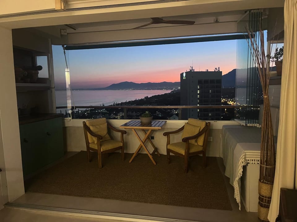 Vistas al Mar Marbella del Este Apartment in Marbella
