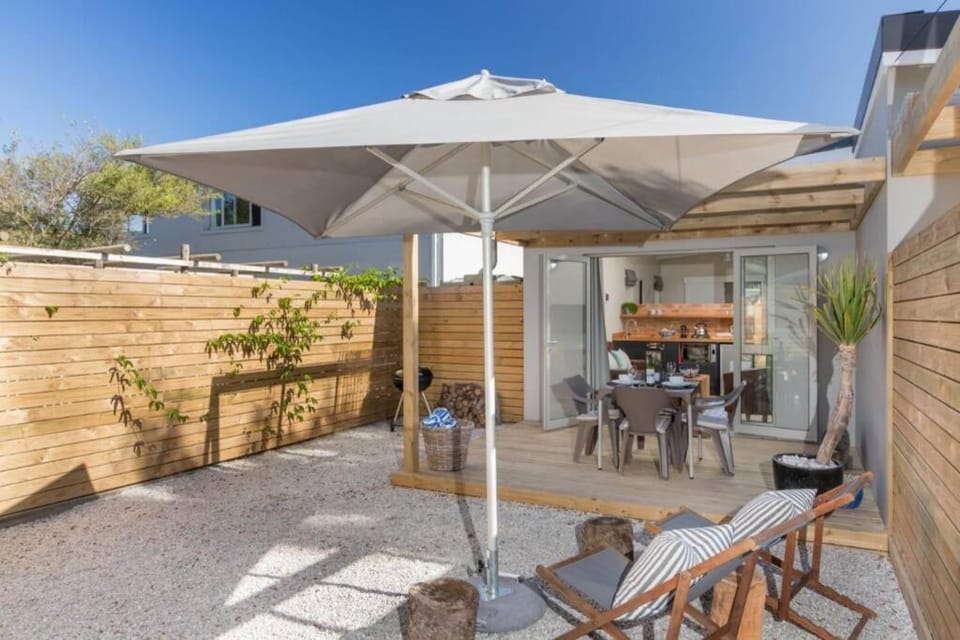 Patio, BBQ facilities