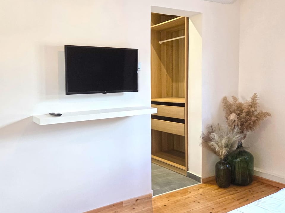 TV and multimedia, Bedroom