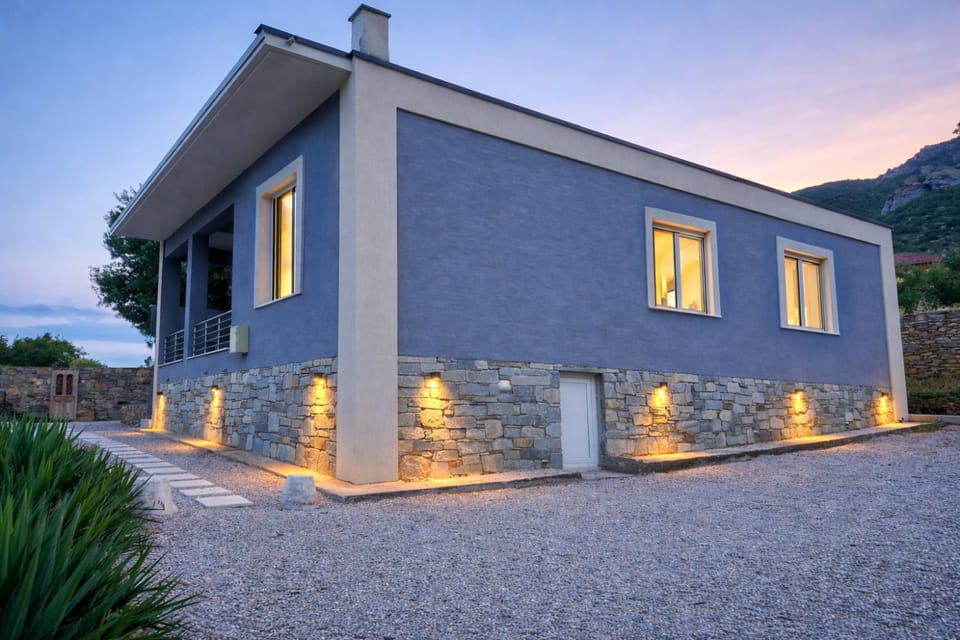 Property building, Natural landscape, Mountain view
