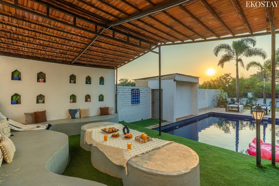 Day, Natural landscape, Food and drinks, Food, Pool view, Swimming pool, sunbed