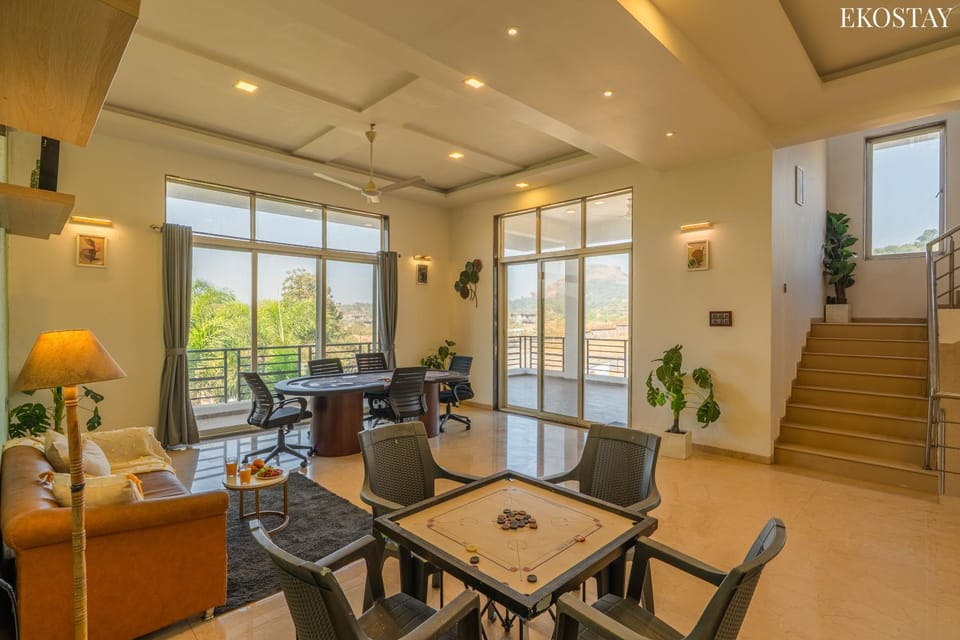 Game Room, Living room, Seating area, Dining area