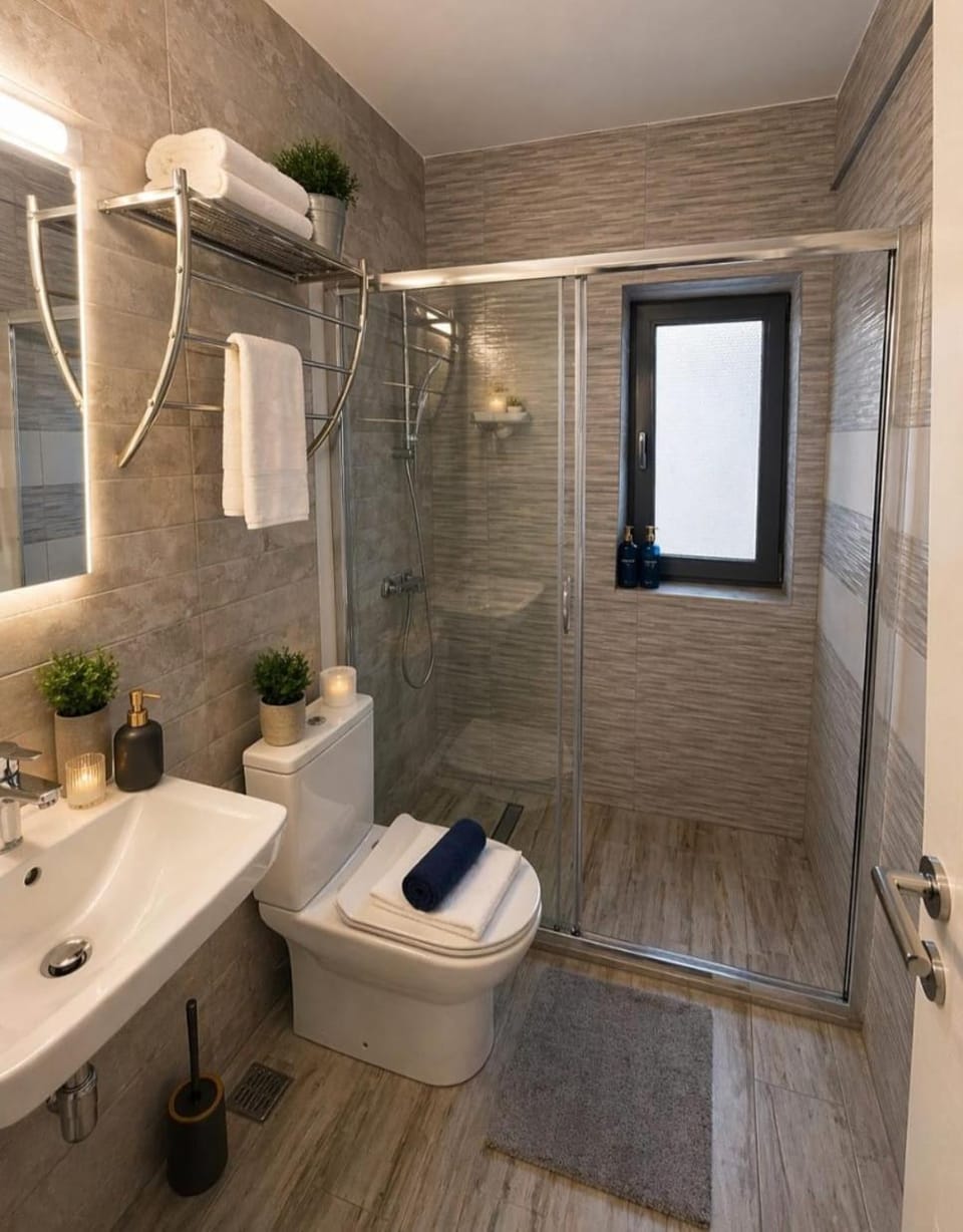 Shower, Toilet, Bathroom, Bath, towels