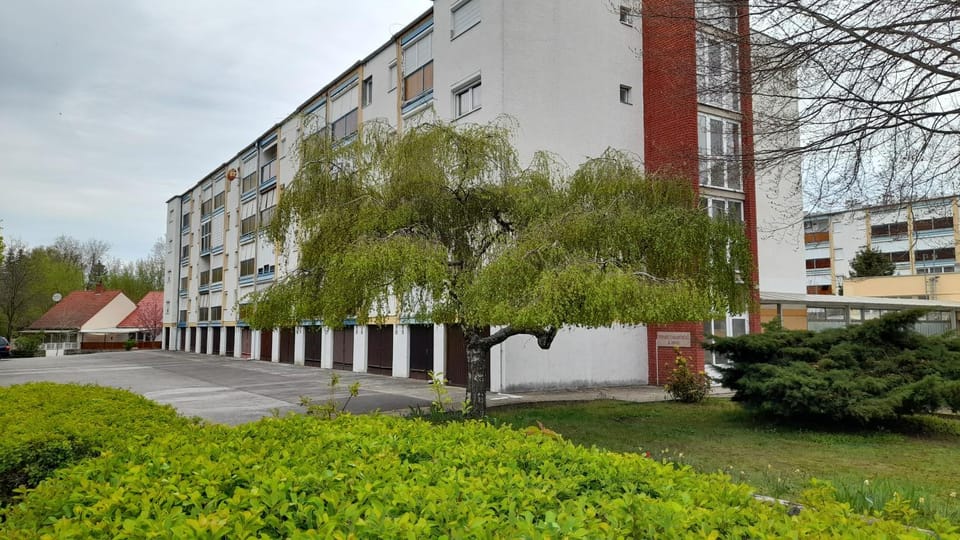 Könyvkuckó Apartman Apartment in Hungary