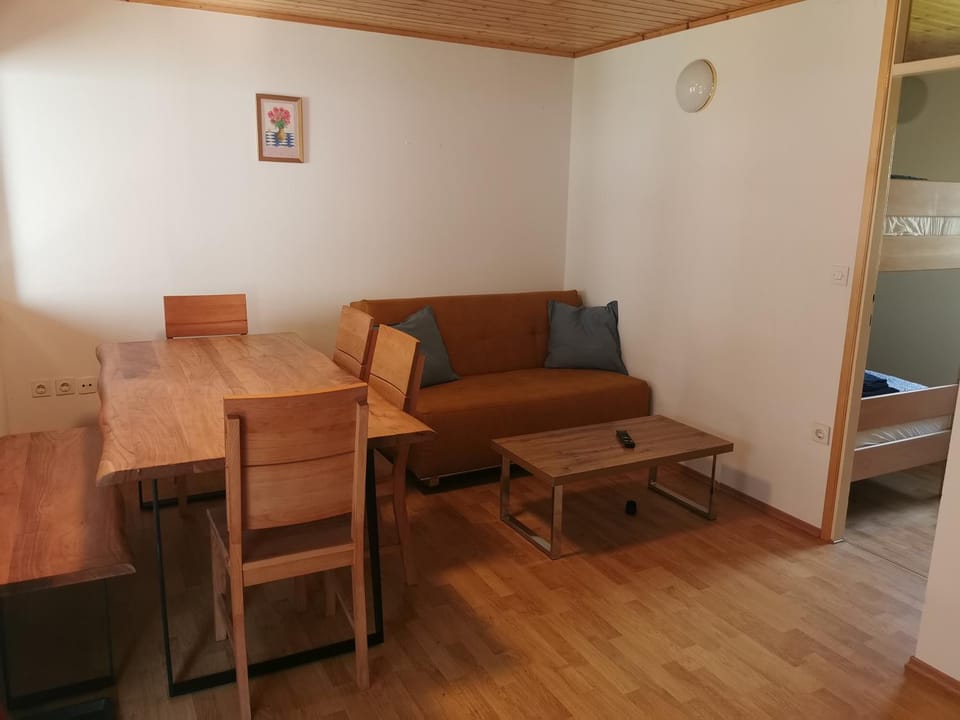 Počitniška HIŠKA POLOVNIK Apartment in Bovec
