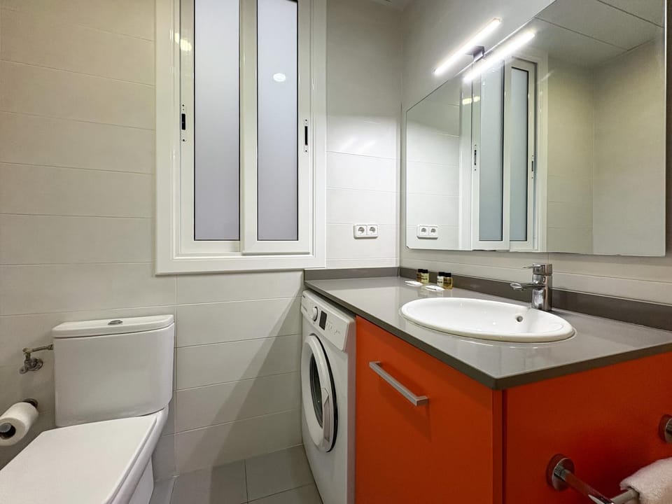 Shower, Bathroom, towels, washing machine, dryer
