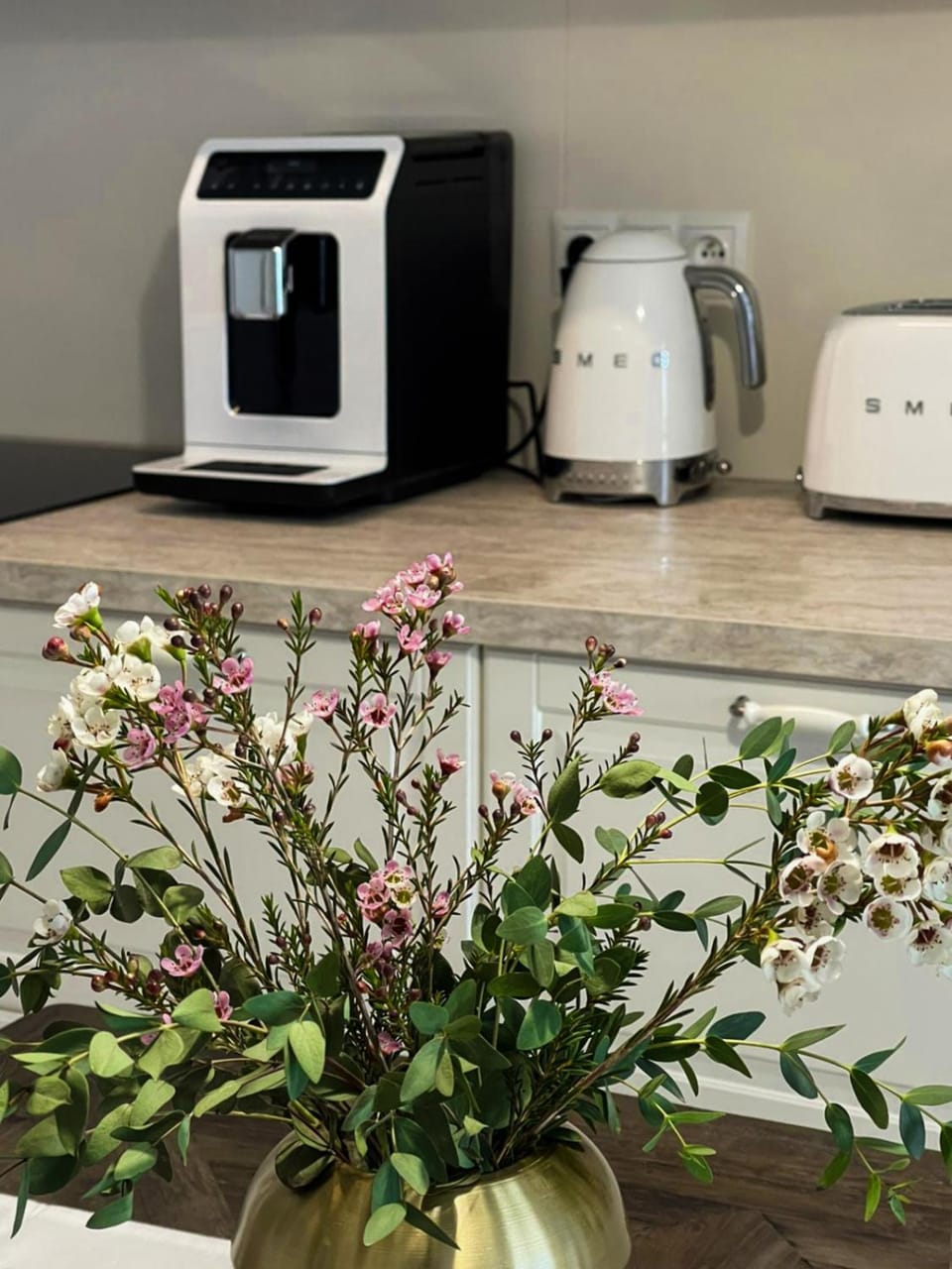 Coffee/tea facilities, kitchen