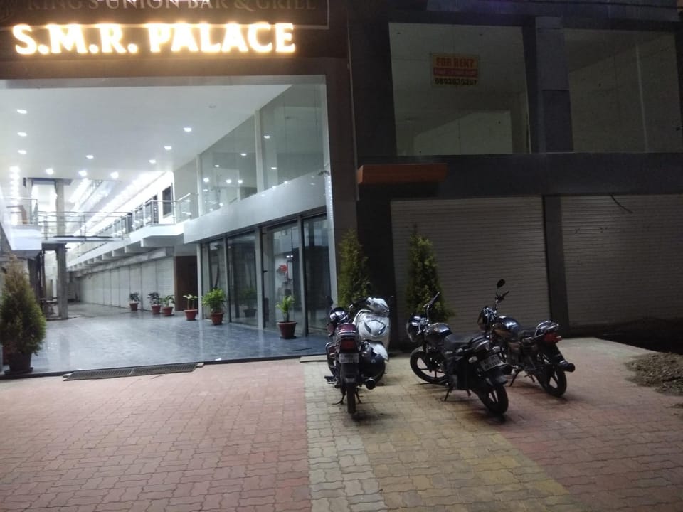 Property building, Facade/entrance, Property logo or sign