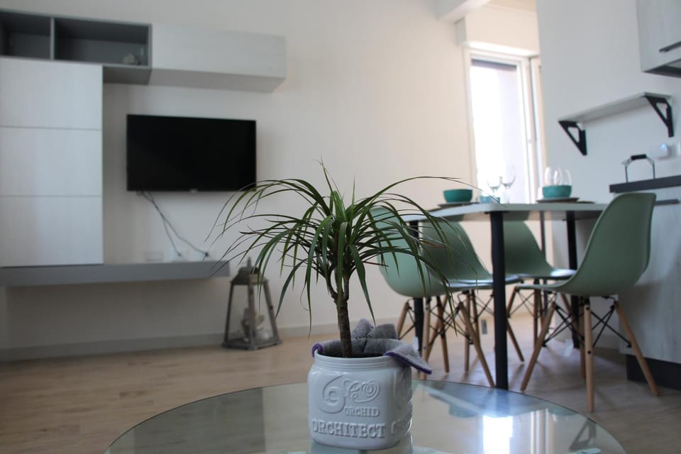Communal lounge/ TV room, TV and multimedia, Living room, Seating area
